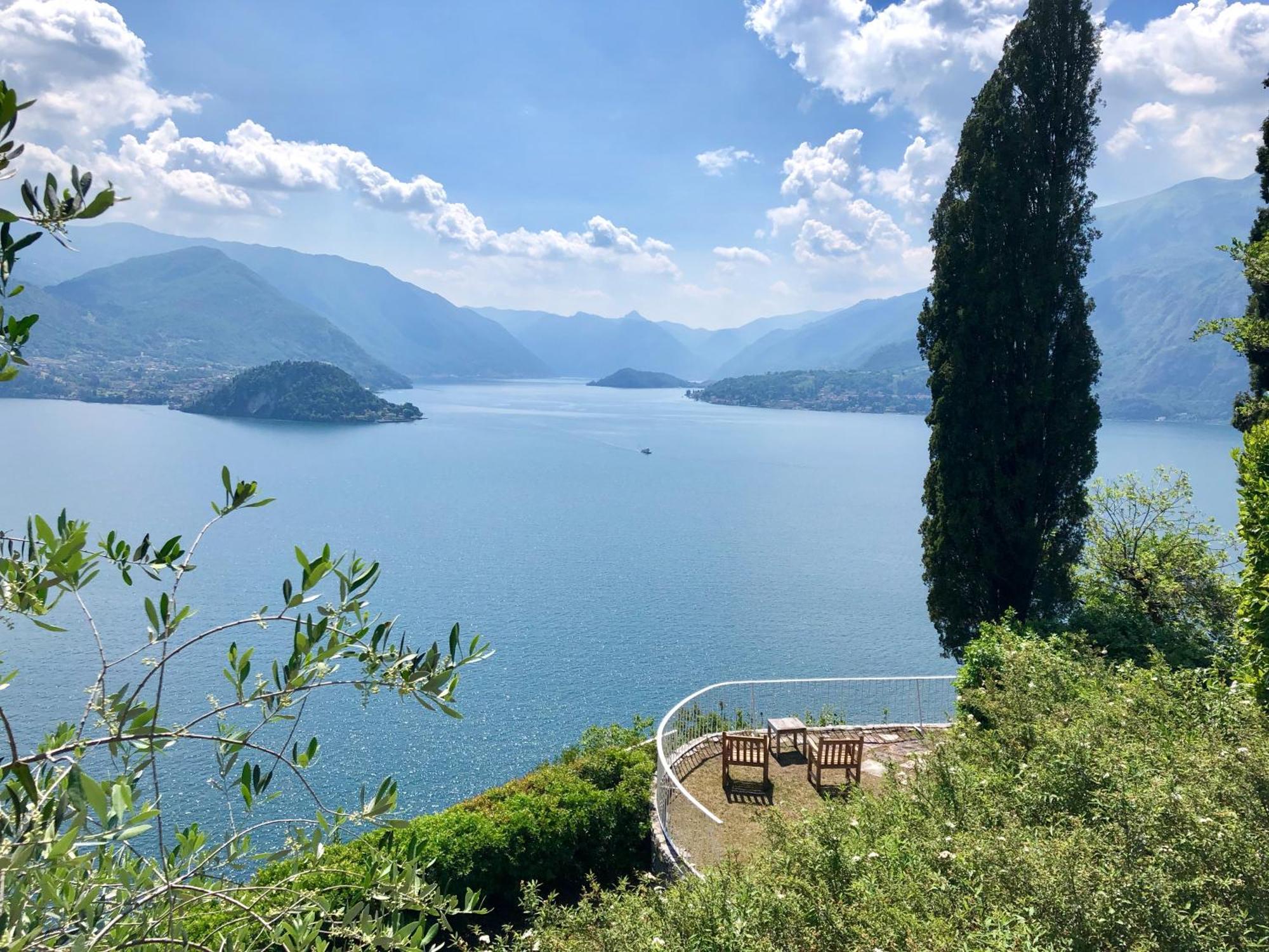 Castello Di Vezio In The Village Varenna Exteriör bild